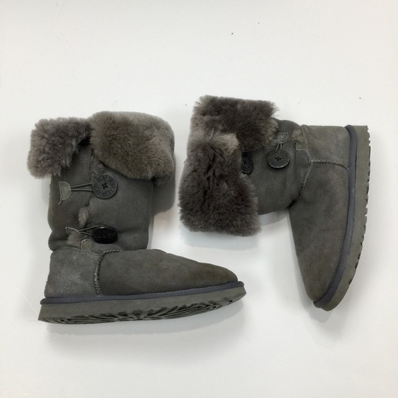 Uggs Bailey Button Triplet Boots in Grey Size 5 - Picture 4 of 15